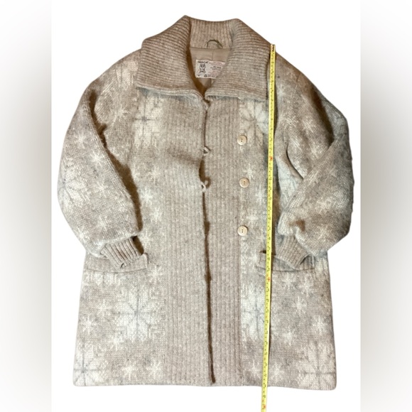 Hilda Ltd Cozy Wool Coat - Picture 6 of 8